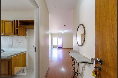 Entrada de apartamento à venda com 3 quartos, 87m² em Cambuí, Campinas