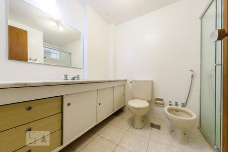 Banheiro de apartamento para alugar com 3 quartos, 87m² em Cambuí, Campinas