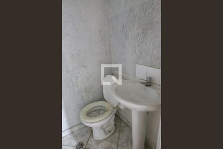 Banheiro de casa para alugar com 2 quartos, 73m² em Barra Funda, São Paulo
