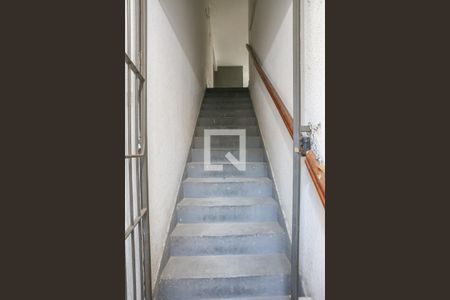 Escada de casa para alugar com 2 quartos, 73m² em Barra Funda, São Paulo