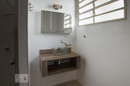 Banheiro de casa para alugar com 3 quartos, 200m² em Jardim Macedo, Ribeirão Preto