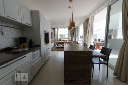 Sala de apartamento para alugar com 3 quartos, 220m² em Jurerê Internacional, Florianópolis