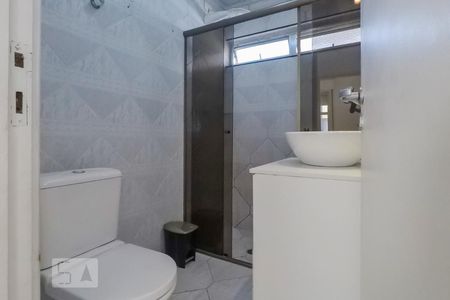 Banheiro de apartamento à venda com 2 quartos, 52m² em Vila Monumento, São Paulo