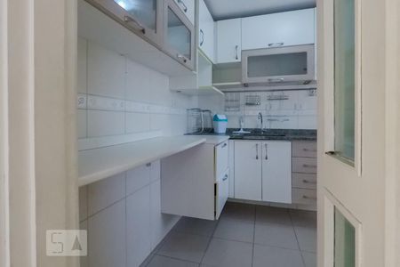 Cozinha de apartamento à venda com 2 quartos, 52m² em Vila Monumento, São Paulo