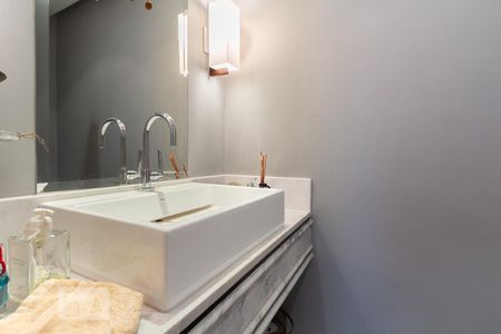 Lavabo de apartamento à venda com 4 quartos, 244m² em Vila Uberabinha, São Paulo