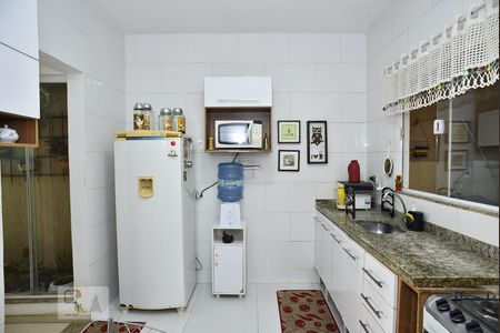 Cozinha de casa de condomínio à venda com 2 quartos, 180m² em Taquara, Rio de Janeiro