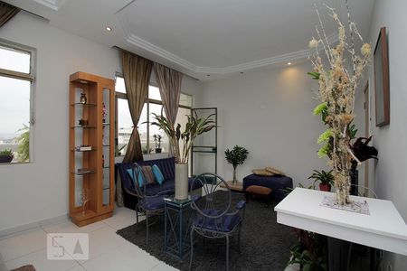 Apartamento à venda com 120m², 2 quartos e sem vagaSala