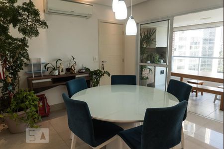 Sala de apartamento à venda com 3 quartos, 110m² em Vila Suzana, São Paulo