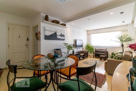 Sala de apartamento à venda com 2 quartos, 96m² em Vila Madalena, São Paulo