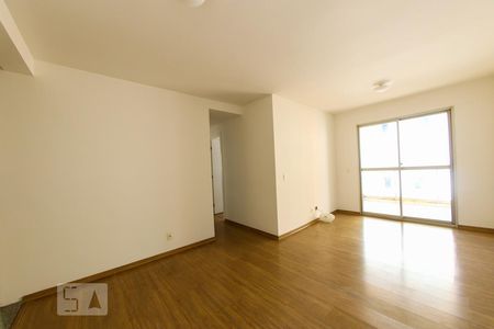 Sala de apartamento para alugar com 3 quartos, 76m² em Picanço, Guarulhos