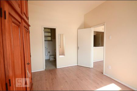 Suíte de apartamento para alugar com 1 quarto, 68m² em Centro, Niterói