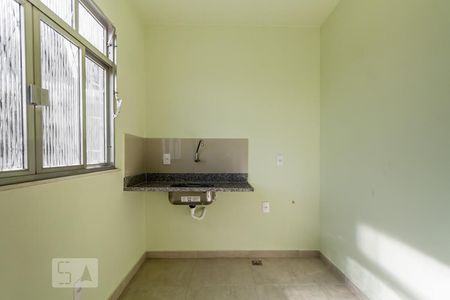 Sala/Cozinha de kitnet/studio para alugar com 1 quarto, 30m² em Pitangueiras, Rio de Janeiro