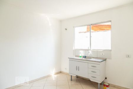 Sala e cozinha de casa para alugar com 1 quarto, 55m² em Jardim Danfer, São Paulo