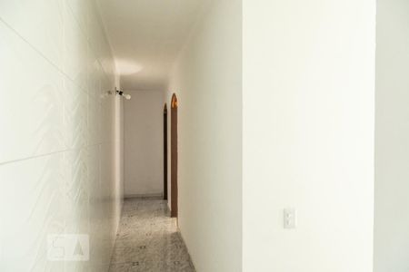 Corredor de casa para alugar com 1 quarto, 55m² em Jardim Danfer, São Paulo