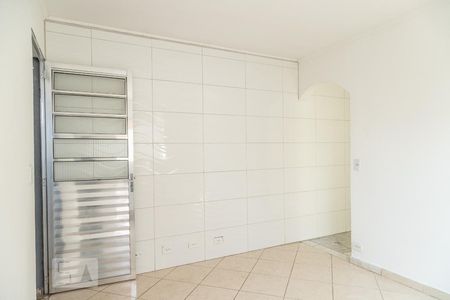 Sala e cozinha de casa para alugar com 1 quarto, 55m² em Jardim Danfer, São Paulo