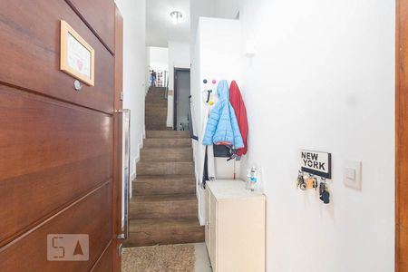 Entrada de casa à venda com 3 quartos, 298m² em Vila Pires, Santo André