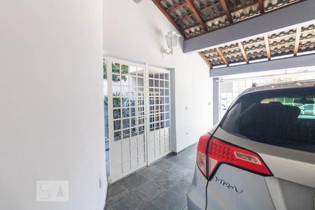 Garagem de casa à venda com 3 quartos, 298m² em Vila Pires, Santo André