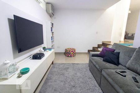 Sala de casa à venda com 3 quartos, 298m² em Vila Pires, Santo André