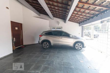 Garagem de casa à venda com 3 quartos, 298m² em Vila Pires, Santo André