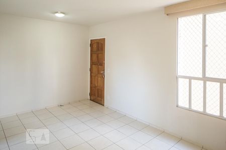 Sala de apartamento à venda com 3 quartos, 70m² em Ipiranga, Belo Horizonte