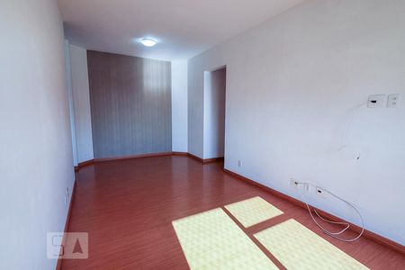 Apartamento para alugar com 67m², 2 quartos e 1 vagaSala