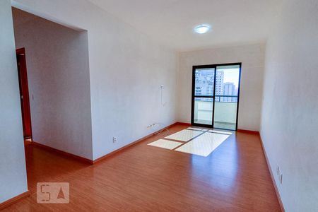 Apartamento para alugar com 67m², 2 quartos e 1 vagaSala