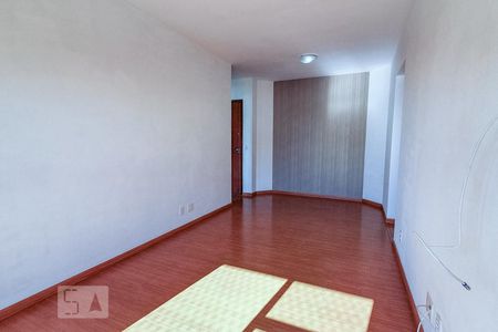 Apartamento para alugar com 67m², 2 quartos e 1 vagaSala