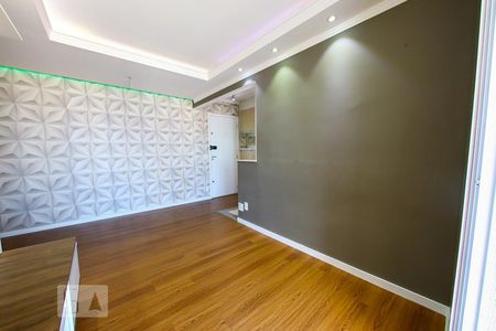 Sala de apartamento para alugar com 2 quartos, 56m² em Vila Galvao, Guarulhos