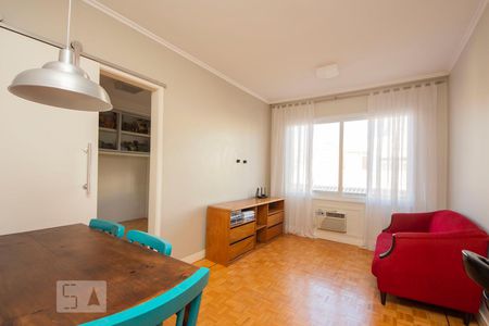 Sala  de apartamento para alugar com 1 quarto, 40m² em São João, Porto Alegre