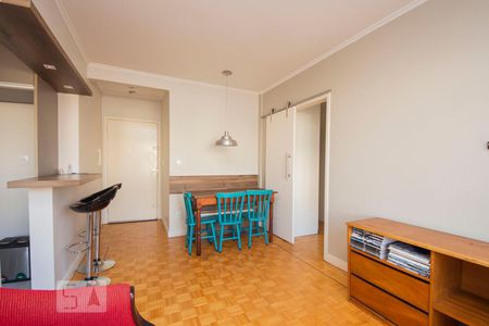 Sala  de apartamento para alugar com 1 quarto, 40m² em São João, Porto Alegre