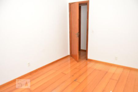 Quarto 2 de apartamento à venda com 4 quartos, 136m² em Jardim Carioca, Rio de Janeiro