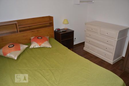 Quarto 1 de apartamento para alugar com 2 quartos, 61m² em Copacabana, Rio de Janeiro