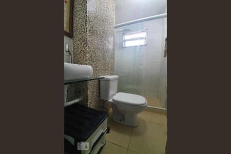 Banheiro de apartamento para alugar com 1 quarto, 38m² em Jacarepaguá, Rio de Janeiro