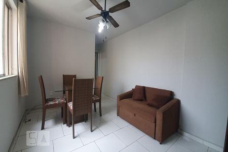 Sala de apartamento para alugar com 1 quarto, 38m² em Jacarepaguá, Rio de Janeiro