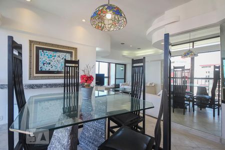 Sala de apartamento para alugar com 2 quartos, 90m² em Barra da Tijuca, Rio de Janeiro