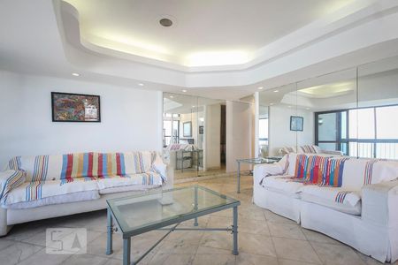 Sala de apartamento para alugar com 2 quartos, 90m² em Barra da Tijuca, Rio de Janeiro