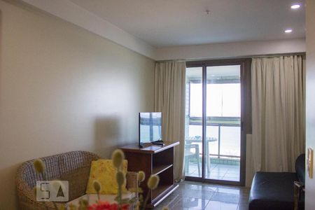 Sala de apartamento para alugar com 1 quarto, 45m² em Barra da Tijuca, Rio de Janeiro