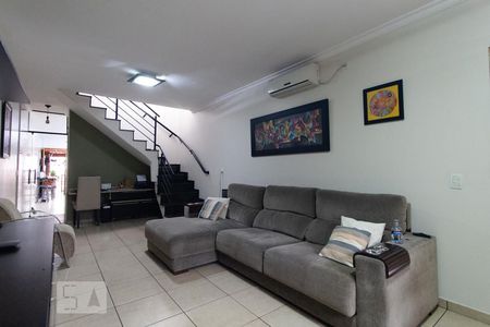 Sala de casa à venda com 3 quartos, 200m² em Chácara Mafalda, São Paulo