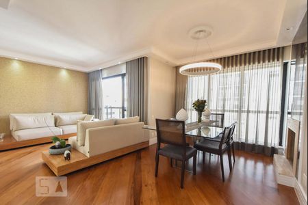 Apartamento à venda com 240m², 3 quartos e 2 vagasSala