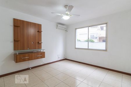 Sala de apartamento para alugar com 1 quarto, 49m² em Vila Ipiranga, Porto Alegre