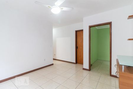 Sala de apartamento para alugar com 1 quarto, 49m² em Vila Ipiranga, Porto Alegre