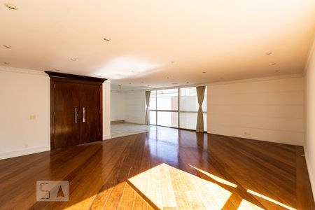 Apartamento para alugar com 184m², 3 quartos e 1 vagaSala