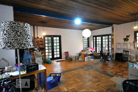 Sala de casa para alugar com 5 quartos, 550m² em Vila Pirajussara, São Paulo