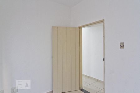 Quarto 2 de casa para alugar com 2 quartos, 60m² em Vila Miriam, São Paulo