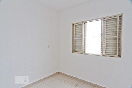 Quarto 2 de casa para alugar com 2 quartos, 60m² em Vila Miriam, São Paulo