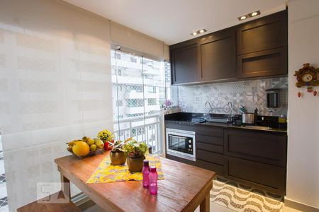 Cozinha de apartamento à venda com 2 quartos, 74m² em Cidade Monções, São Paulo