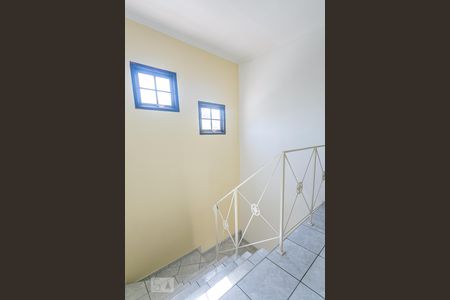 Escadas de casa à venda com 3 quartos, 134m² em Cipava, Osasco