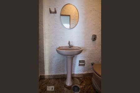 Lavabo de apartamento para alugar com 3 quartos, 197m² em Cambuí, Campinas