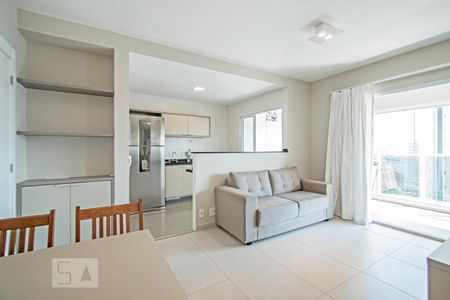 Sala e Sala de Jantar de apartamento para alugar com 1 quarto, 55m² em Vila Gertrudes, São Paulo