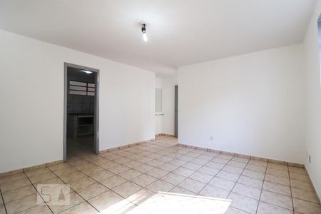 Sala de casa de condomínio para alugar com 3 quartos, 160m² em Jardim Atlântico, Goiânia